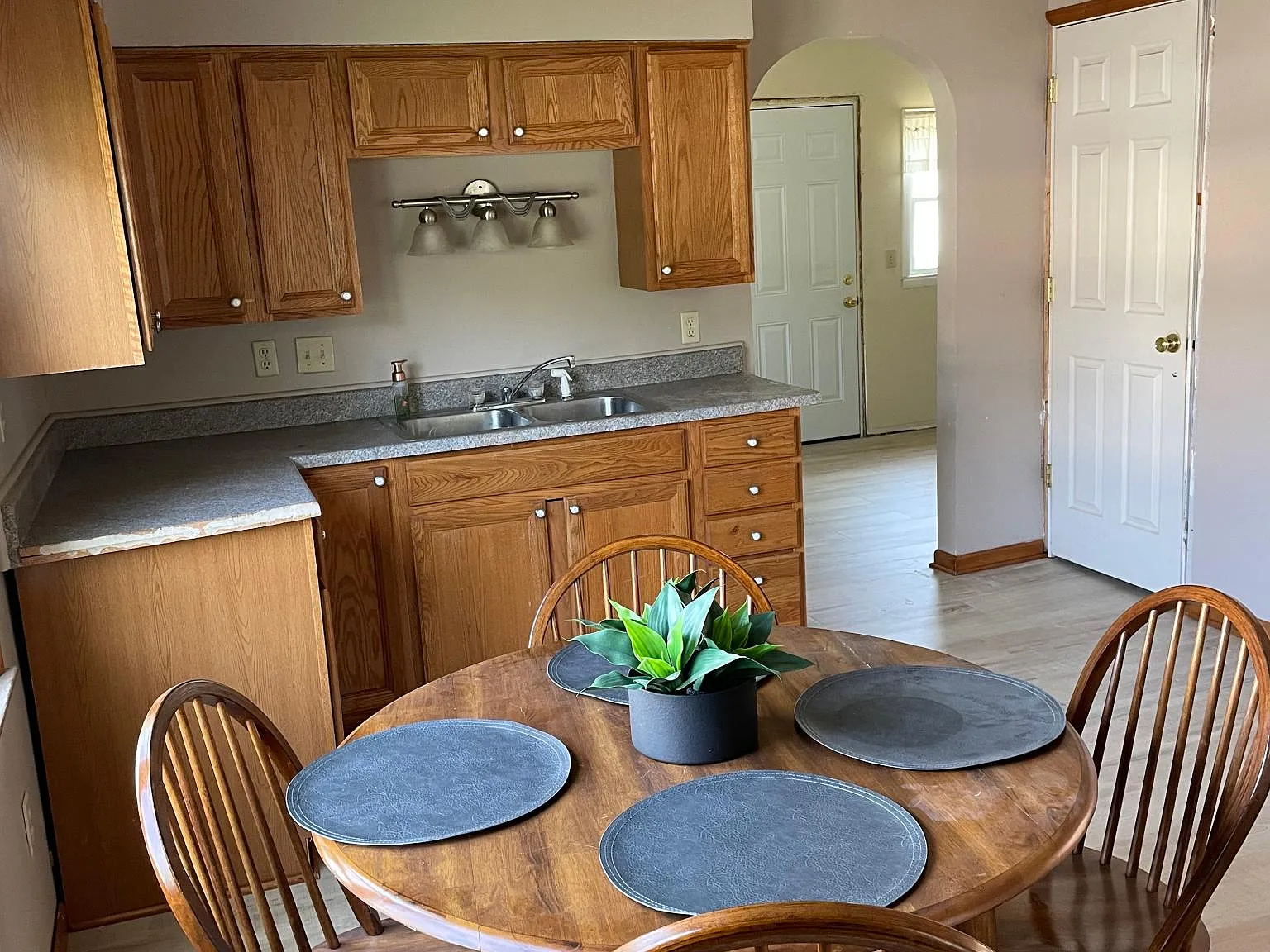 3 bed, 1216 sqft, $1,375 — Photo 1