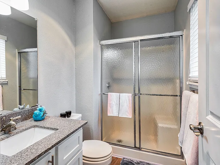 Sterling Pointe — Photo 48