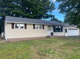 19 Sidor Dr, Enfield, CT 06082
