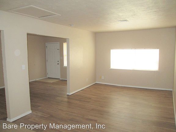 3rd image of 813 E Hayes St