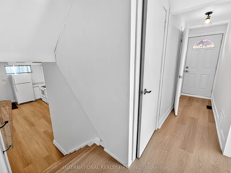 26 Dellbrook Cres — Photo 26
