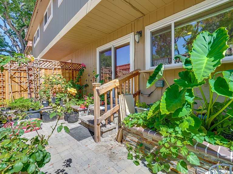 22671 Queens Oak Ct — Photo 49