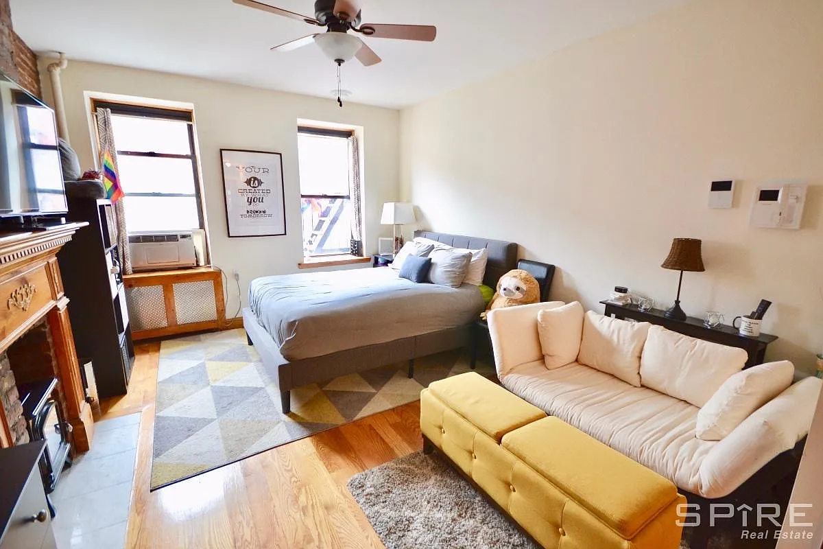 346 West 47th Street — Photo 3