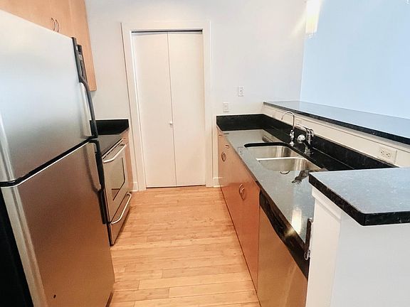 5th image of 1010 Central Ave #203