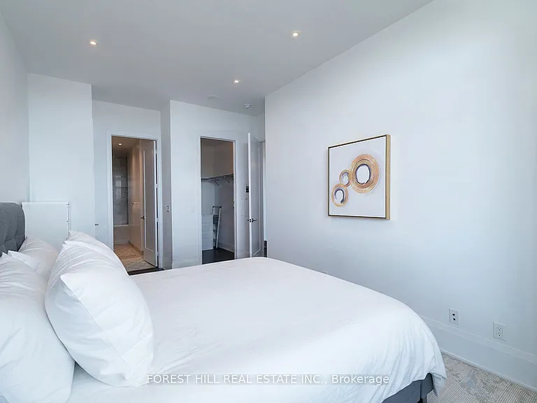 101 Erskine Ave #Penthouse 12 — Photo 11