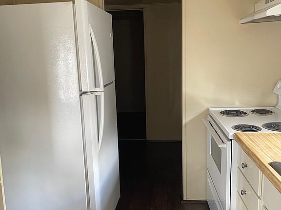 4th image of 712 19th St Lot 10