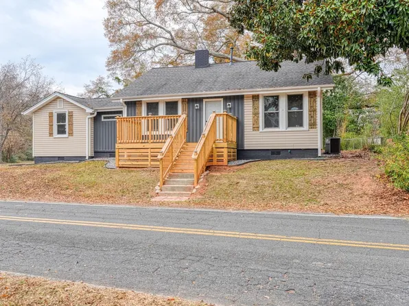 530 W Hayne St, Woodruff, SC 29388