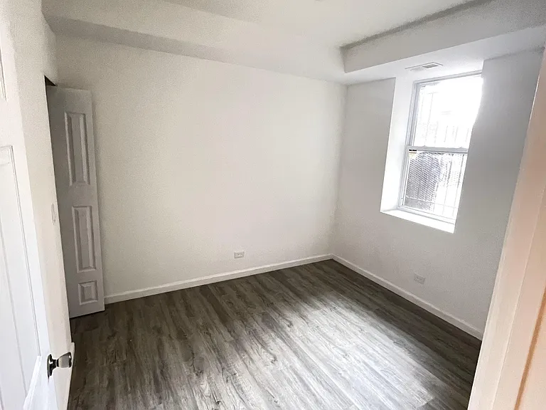 5223 W Washington Blvd — Photo 1