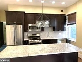 308 S 12th St #2F — Photo 4