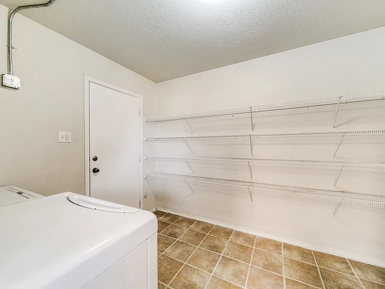 8914 Kestrel Oak — Photo 16