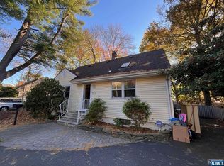 622 Grove St, Ridgewood, NJ 07450