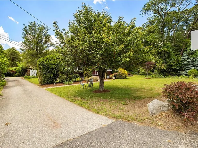 6239 Post Rd — Photo 2
