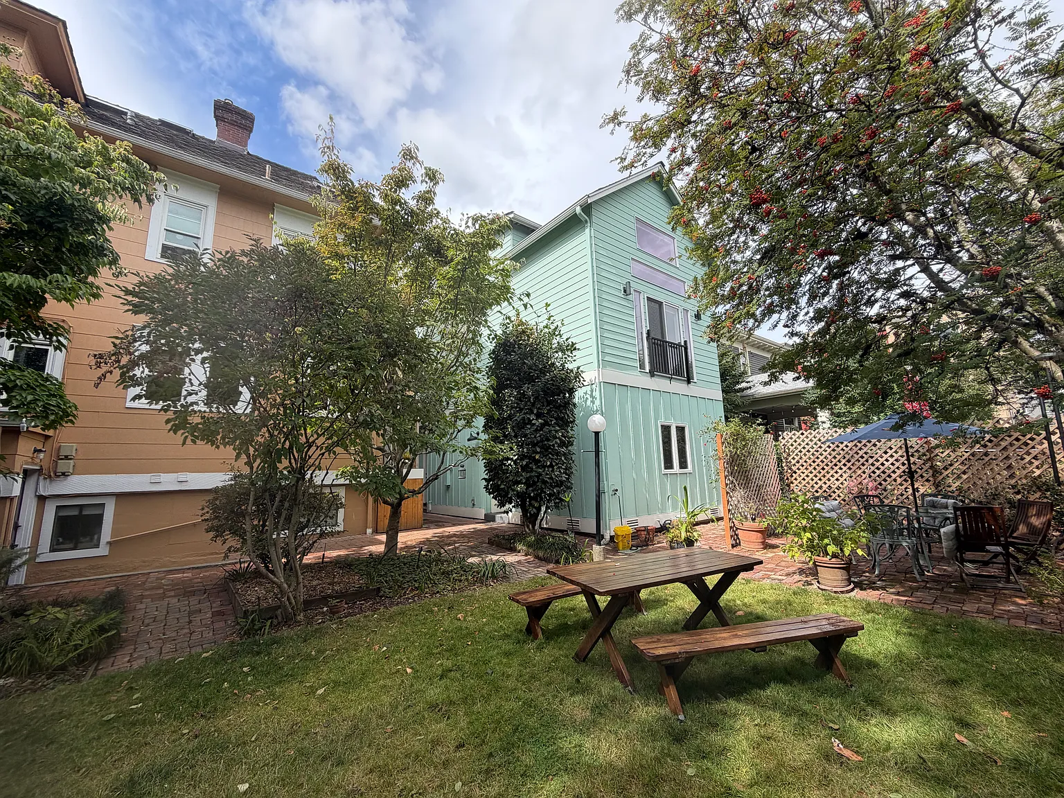 2 bed, 2.5 bath, 805 sqft, $3,000 — Photo 2