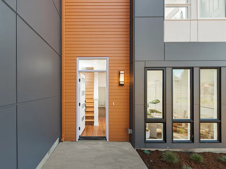 2745 Clare Ave — Photo 9