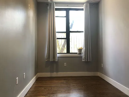 Rented by Premier Metro Realty Corp | media 14