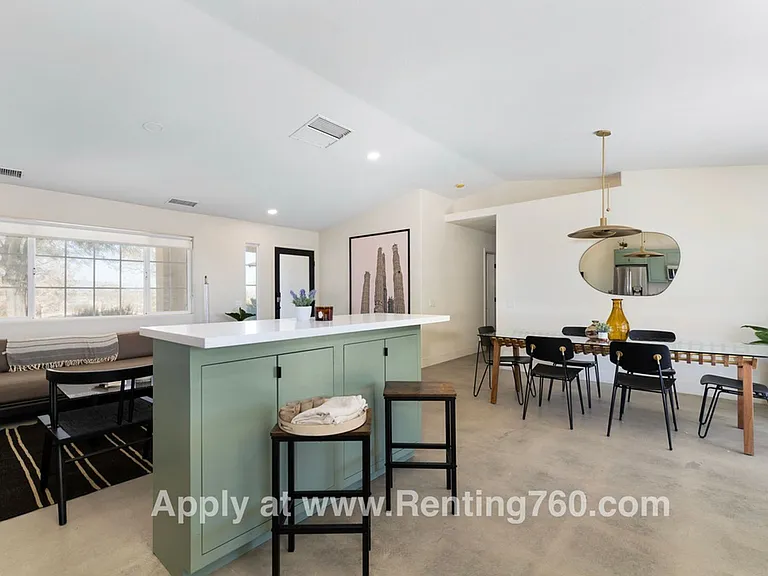 321 N Bonita Ave — Photo 14