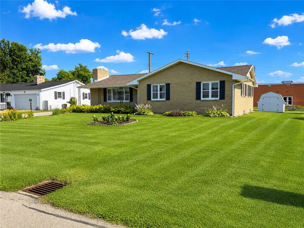 14 Greeneview Dr, Jamestown, OH - View 2