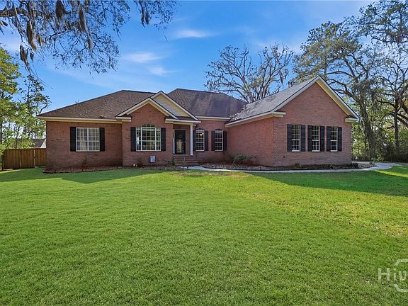 2nd image of 115 Pinetree Road