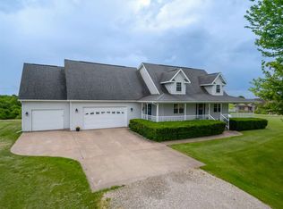 1416 St Ann's Dr, Riverside, IA 52327