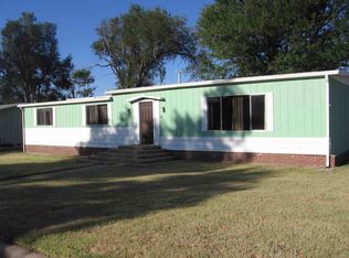 503 N Howard St, Jetmore, KS 67854