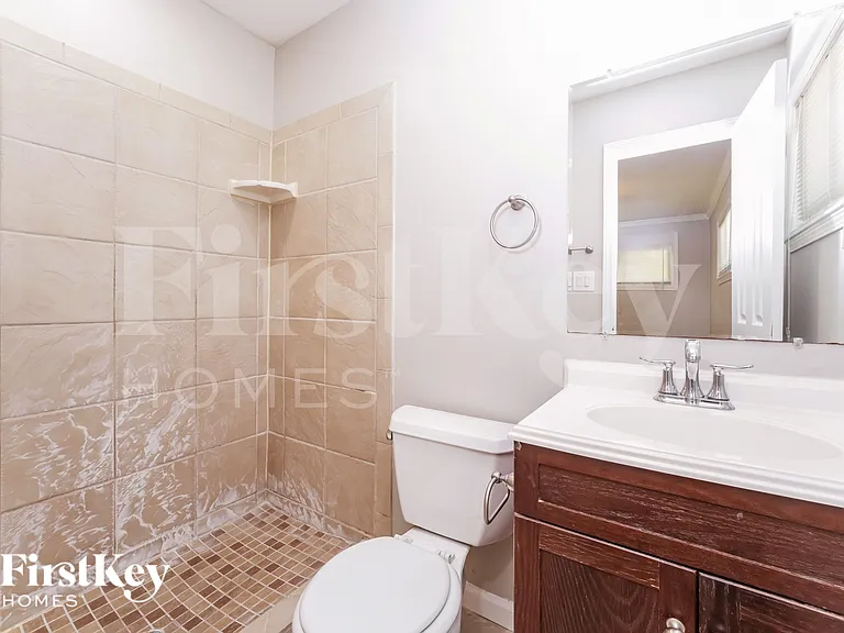 3393 Woods Dr — Photo 13