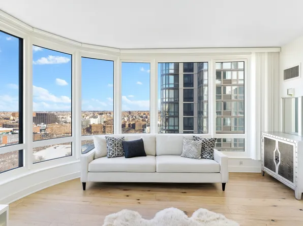 306 Gold Street image 2 of 16