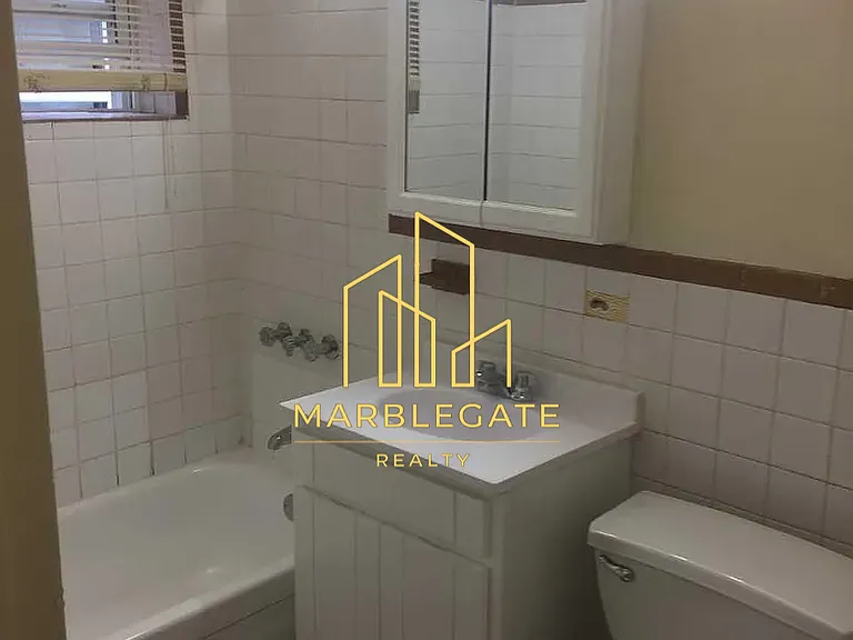 111-112 Lincoln Ave #77B — Photo 4