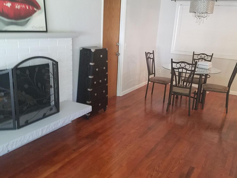 2nd image of 10452 NE 142nd St