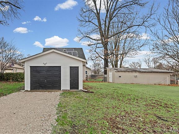 3rd image of 509 Stowell Ave