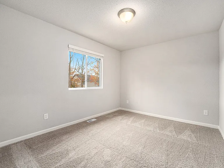 1610 Autumn Ridge Ln — Photo 16