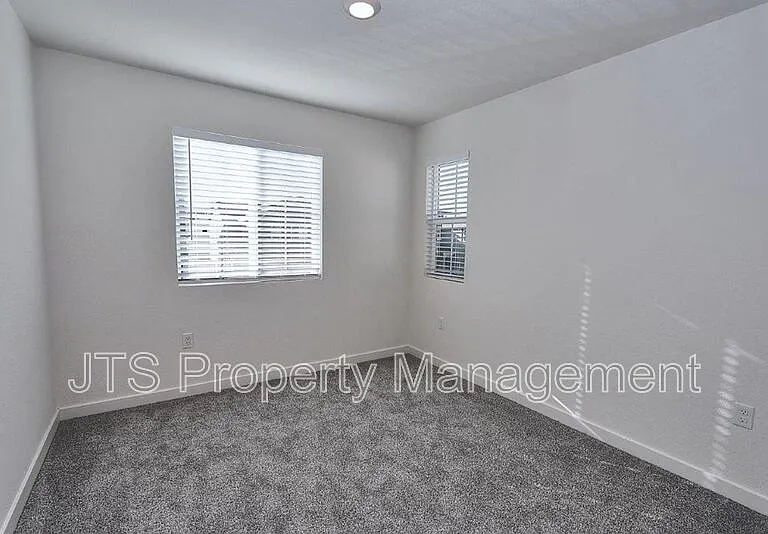 2097 Shady Tree Cir — Photo 65