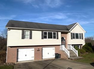 108 Long Ridge Ln, Uniontown, PA 15401