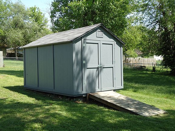 DETACHED SHED