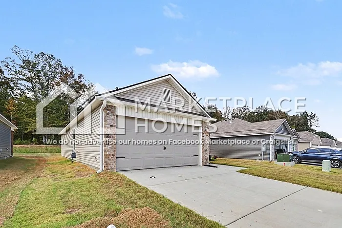 3 bed, 2.0 bath, 1337 sqft, $1,425 — Photo 2