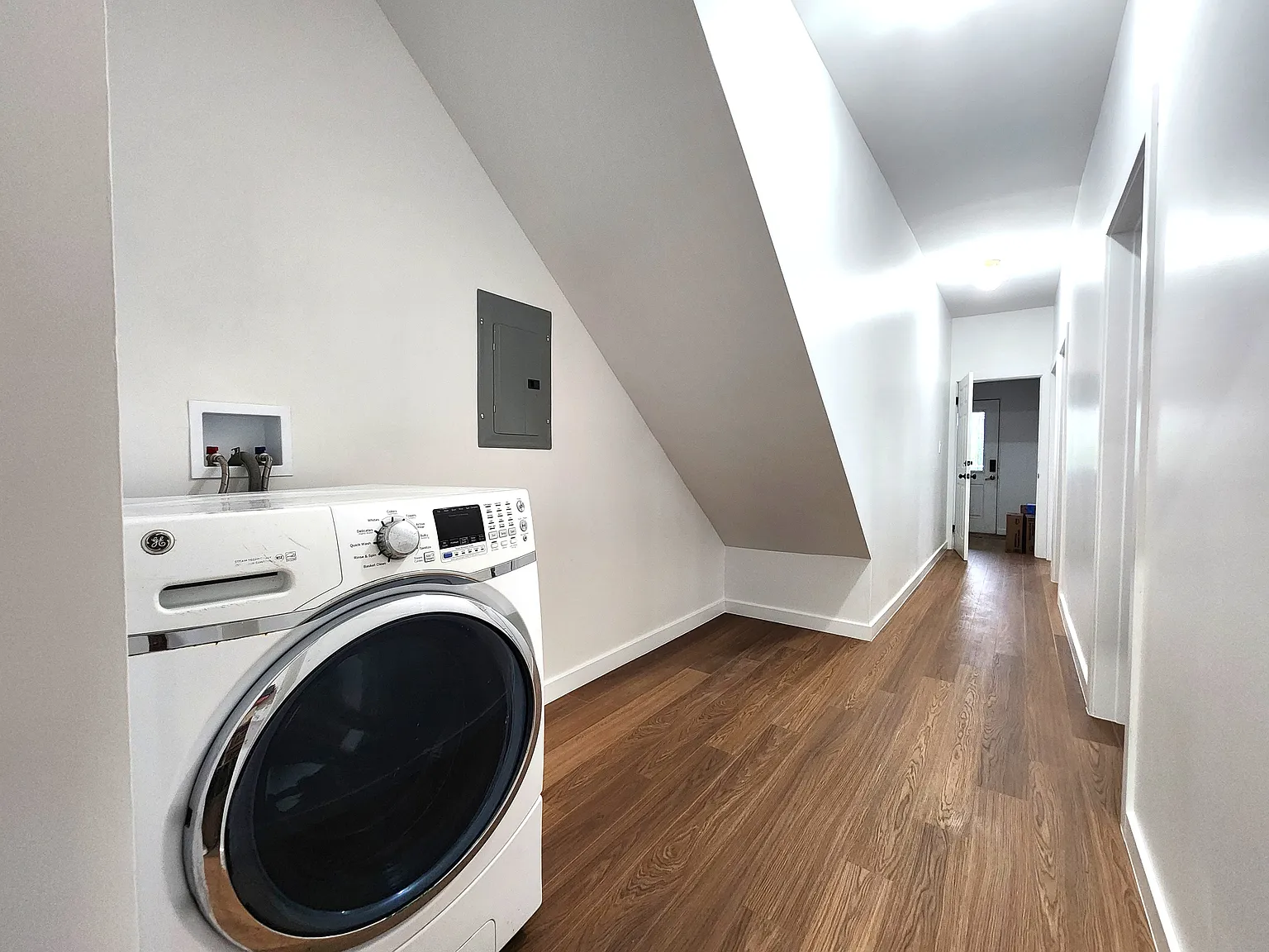 3 bed, 1100 sqft, $3,350 — Photo 4