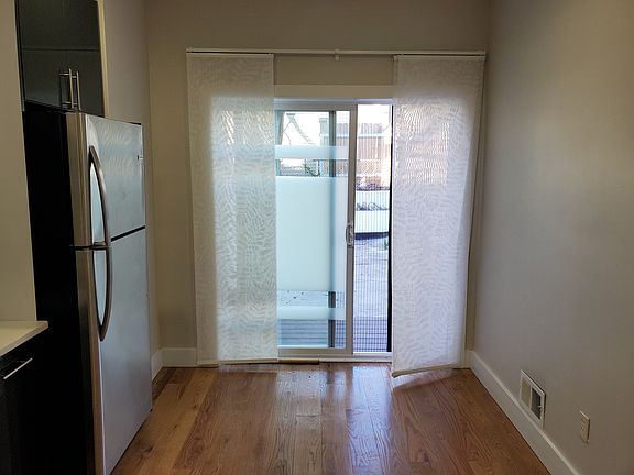 4th image of 162 Clendenny Ave #1E