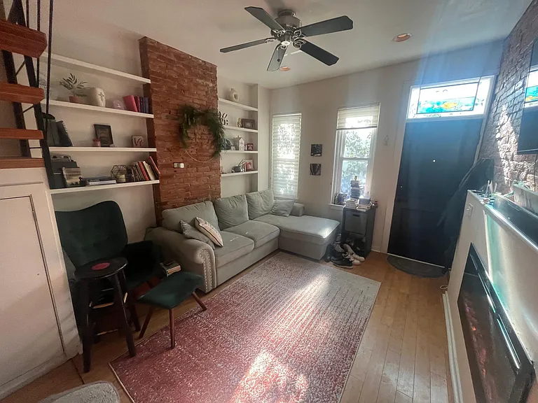 1323 E Palmer St — Photo 2
