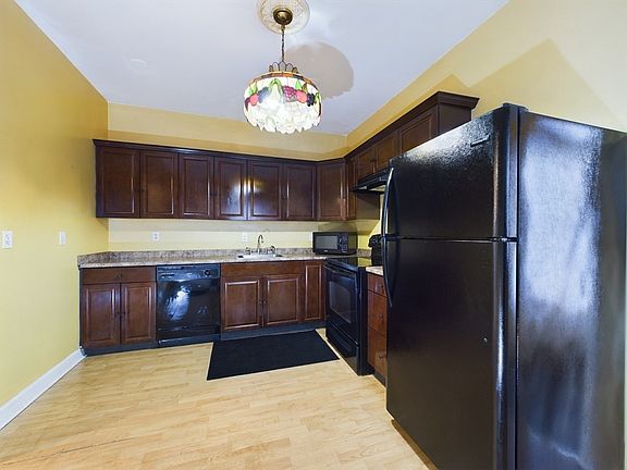 2nd image of 568 Haverhill St #C