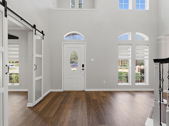 3rd image of 3601 Sandhurst Dr