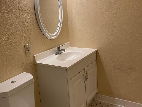5th image of 1215 E Central Blvd #1