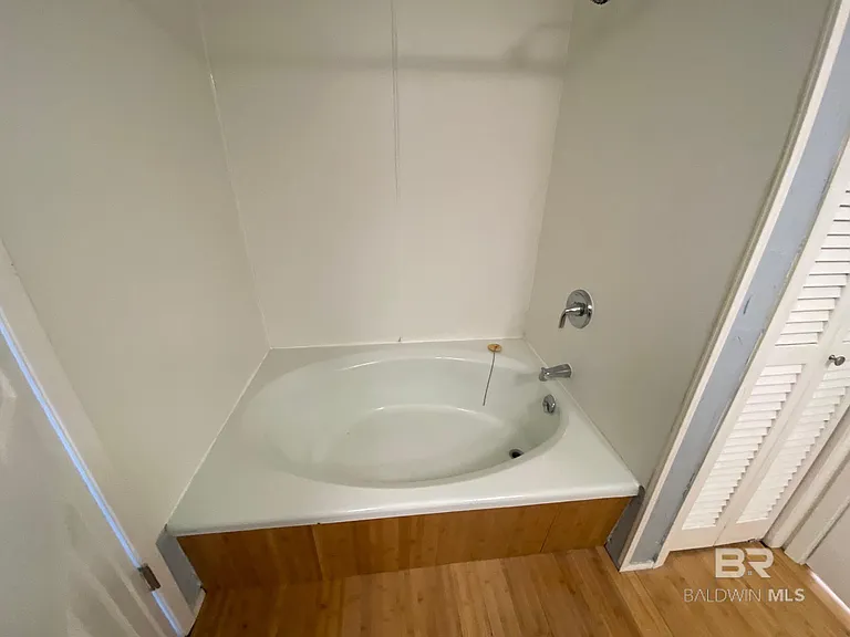 2055 Seacliff Dr N #2055 — Photo 8