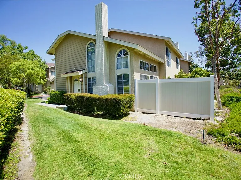 21082 Berry Gln — Photo 2