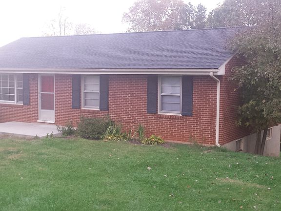 2nd image of 913 Woodhaven Dr