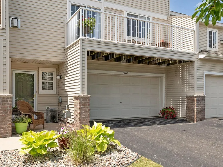 6605 Olive Ln N — Photo 15