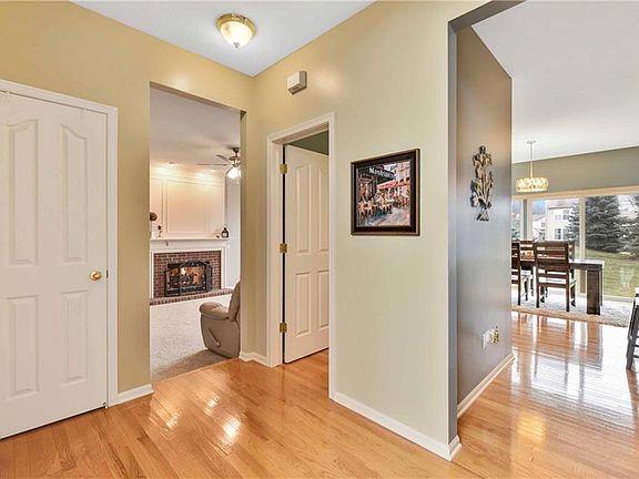 3rd image of 35983 Bentley Dr