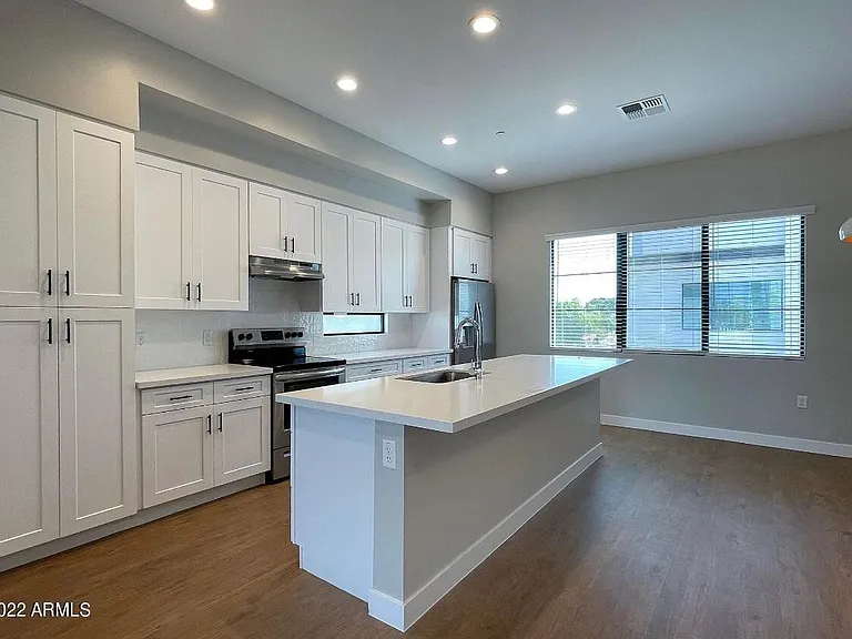 3215 E Flower St #20 — Photo 33