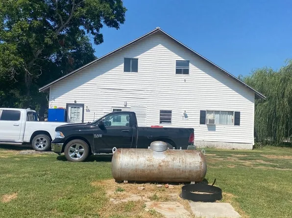 313 CR 376, Hobson, TX 78117
