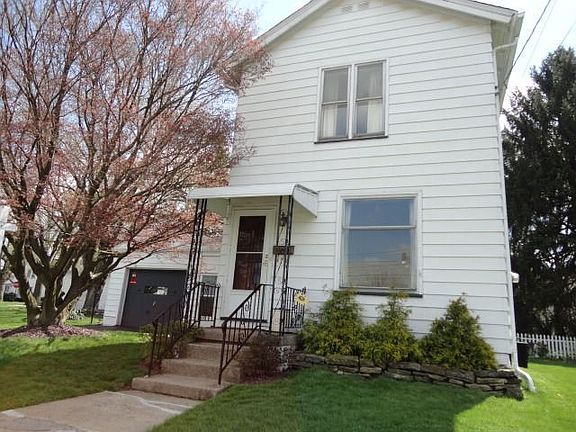 3rd image of 137 Leslie Ave