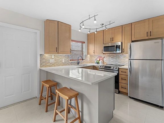 3rd image of 130 Roosevelt Ave #1-7