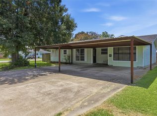 412 S 4th 1/2 St, Nederland, TX 77627